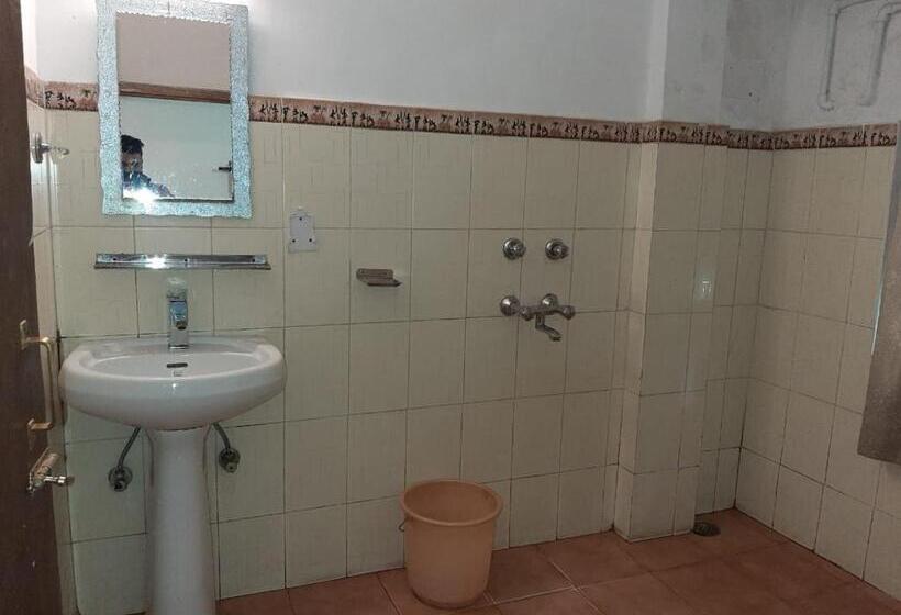 호텔 The Alpine Guest House