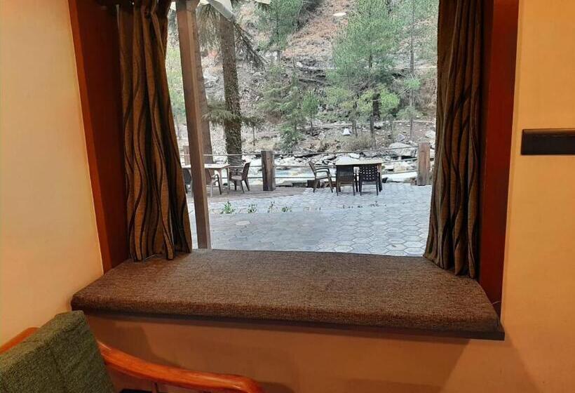 호텔 The Alpine Guest House