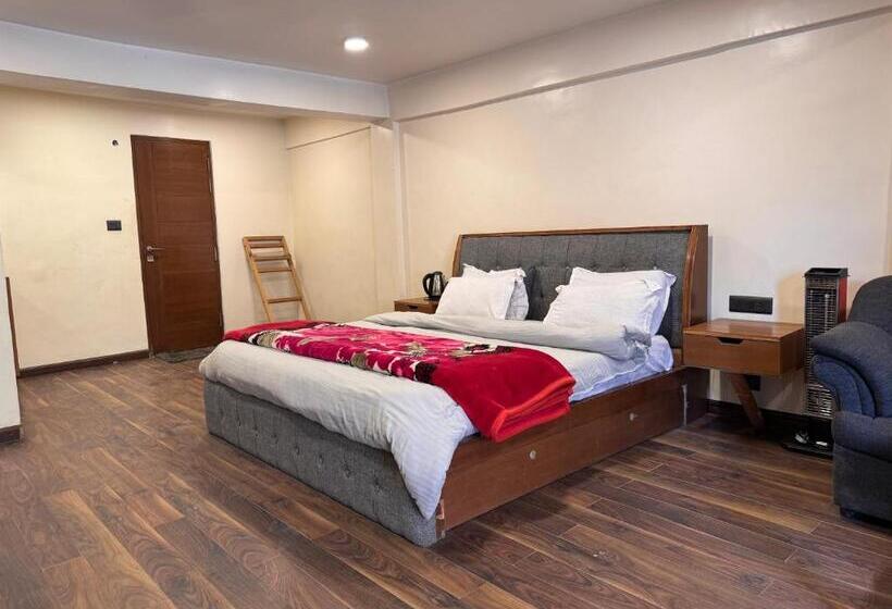 호텔 The Alpine Guest House