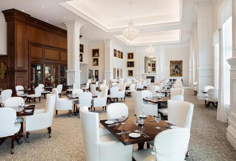 ホテル The Equestrian