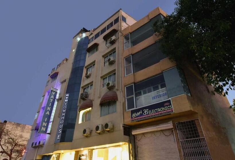 호텔 Super Townhouse Fateh Sagar Formerly Vatika Inn