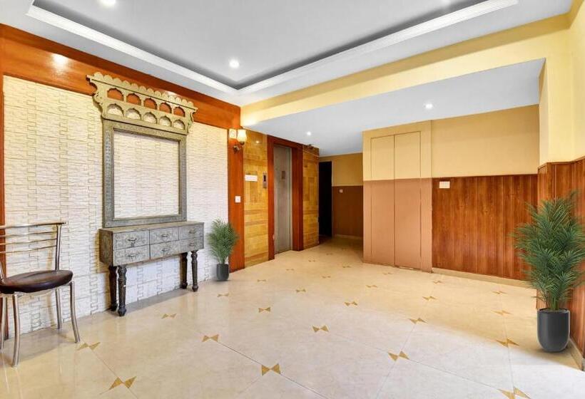 호텔 Super Townhouse Fateh Sagar Formerly Vatika Inn