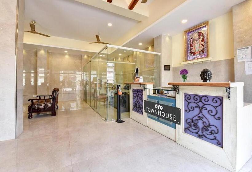 호텔 Super Townhouse Fateh Sagar Formerly Vatika Inn