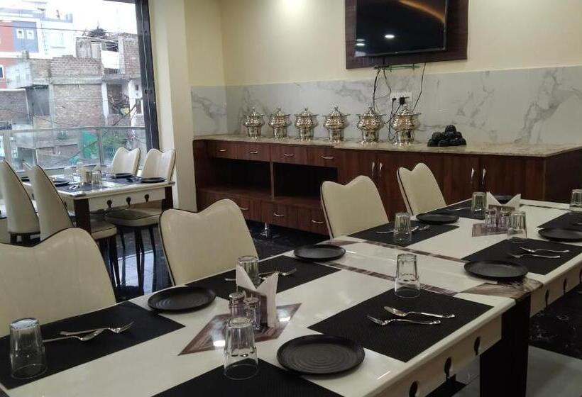 Jmc Hotel G9 Pithampur