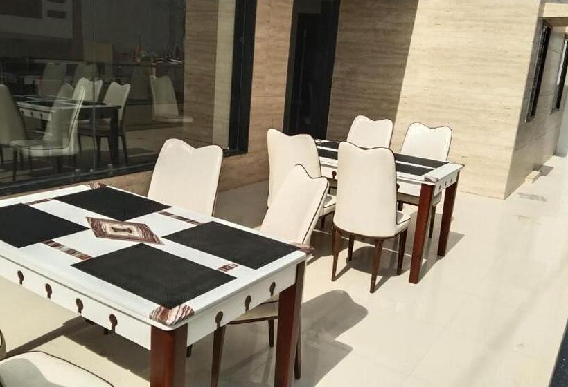 Jmc Hotel G9 Pithampur