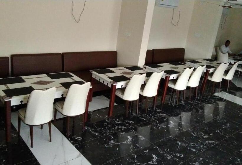 Jmc Hotel G9 Pithampur