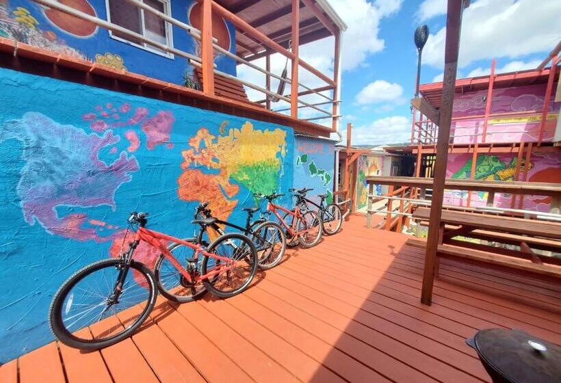 Open Gate Hostel Hawaii