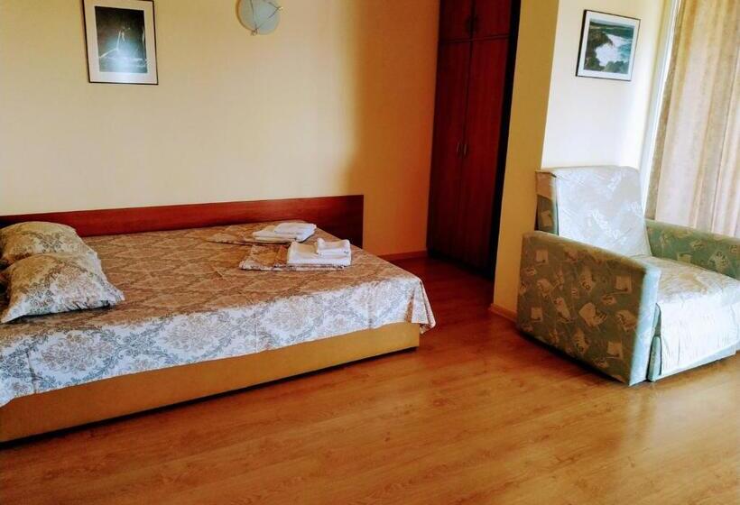 פנסיון стаи лилия 18