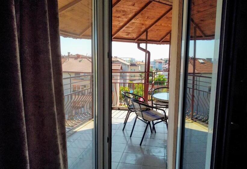 פנסיון стаи лилия 18