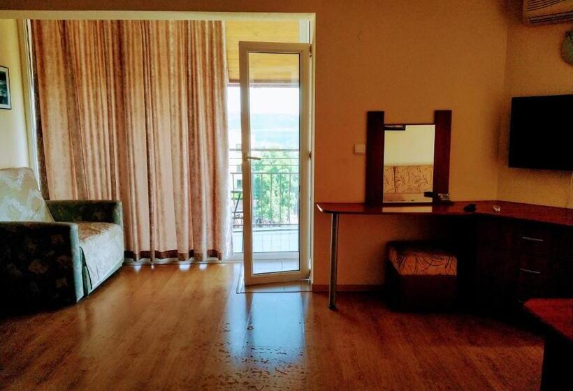 פנסיון стаи лилия 18