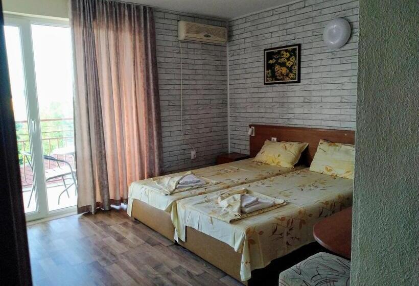 פנסיון стаи лилия 18