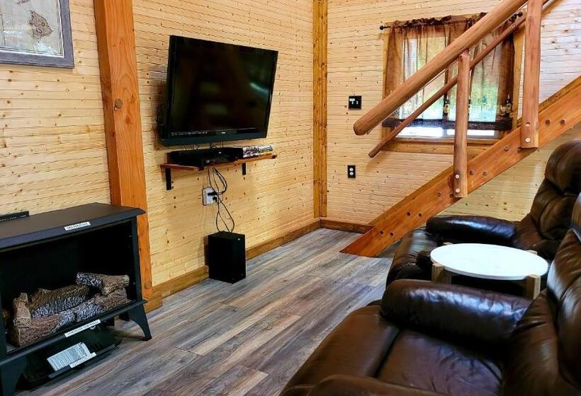 פנסיון Aloha Lodge  Private Eco Log Cabin Near Volcano National Park