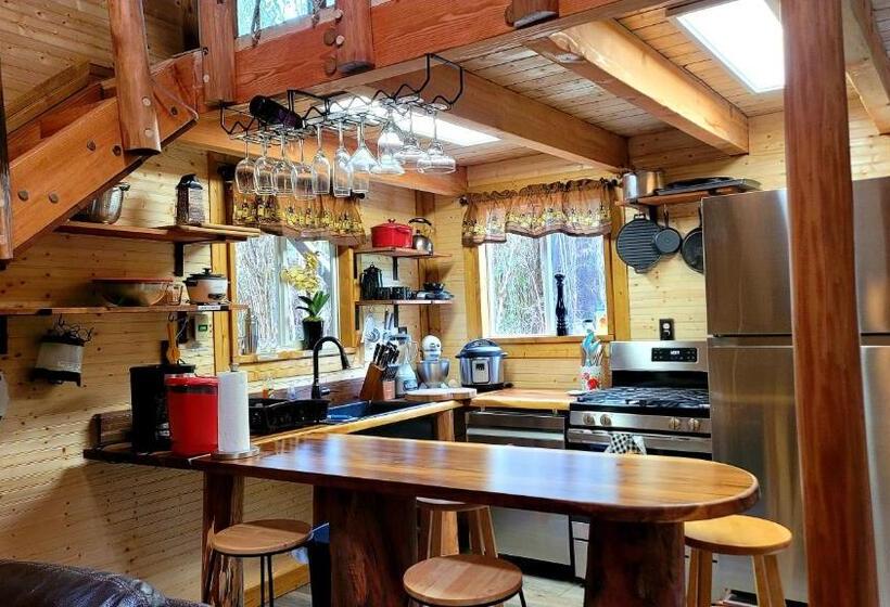 פנסיון Aloha Lodge  Private Eco Log Cabin Near Volcano National Park