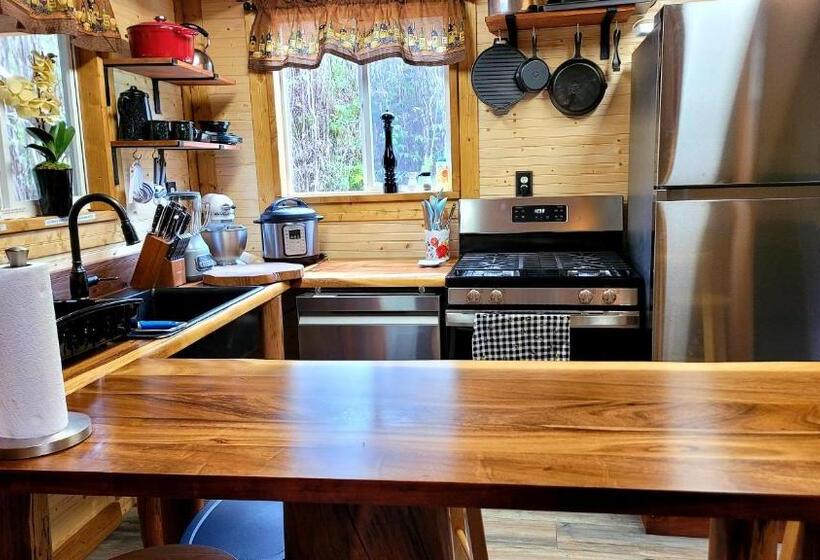 פנסיון Aloha Lodge  Private Eco Log Cabin Near Volcano National Park