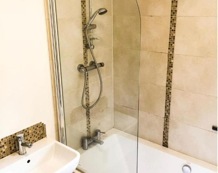 بنسيون Chy Cos