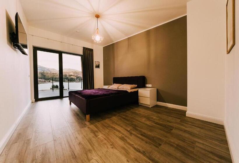 پانسیون Modern Cosy House By Lake View Colibita Resort   Vila C2