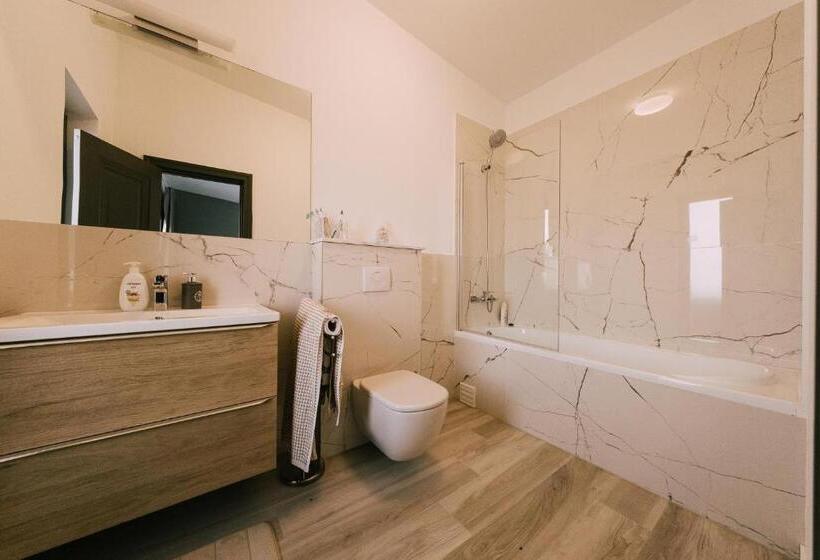 膳宿费 Modern Cosy House By Lake View Colibita Resort   Vila C2