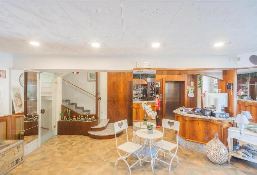 Pet Friendly Hotel Mirabeau