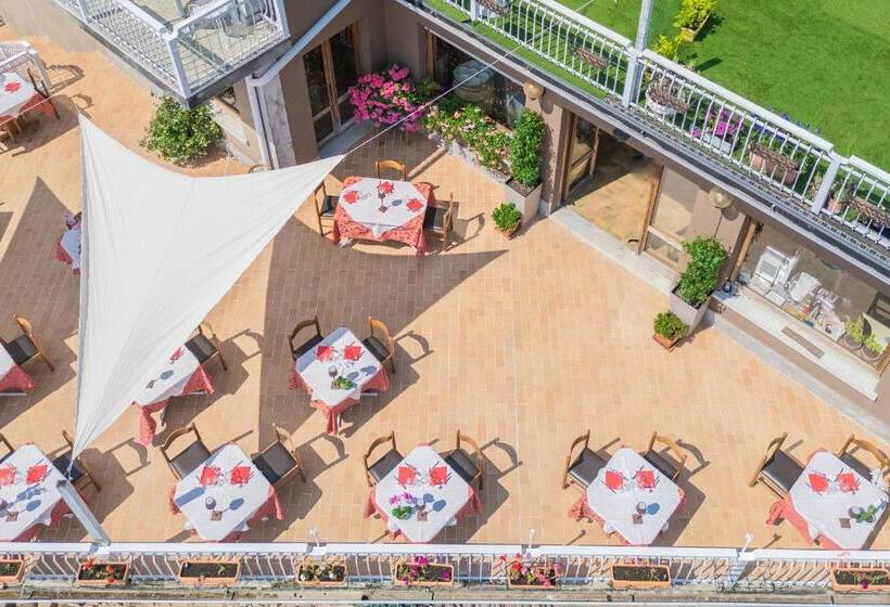 Pet Friendly Hotel Mirabeau