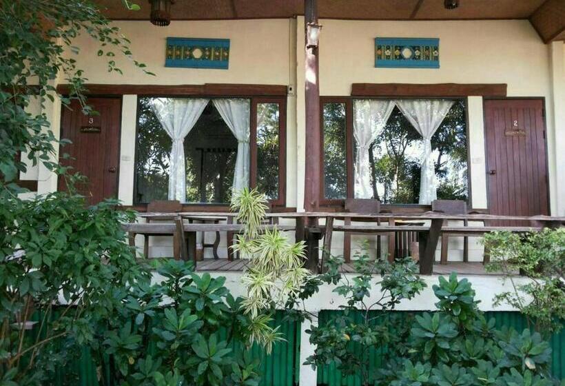 บ้านไม้คนเมือง Baan Mai Kon Muang Pai Resort