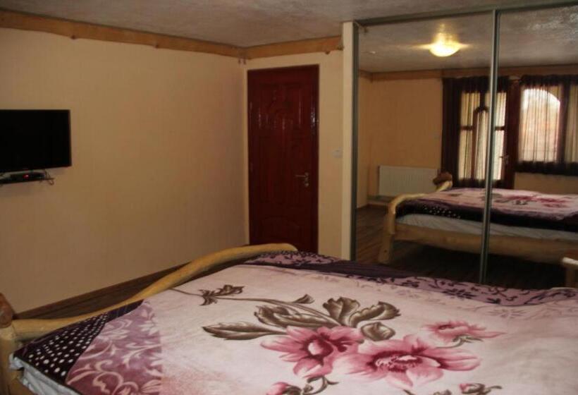 ユースホステル міні готель комора