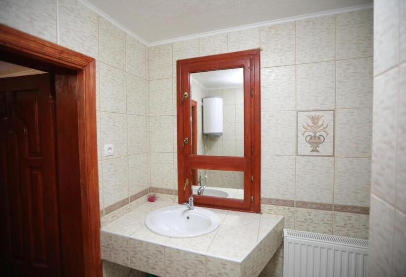 ユースホステル міні готель комора