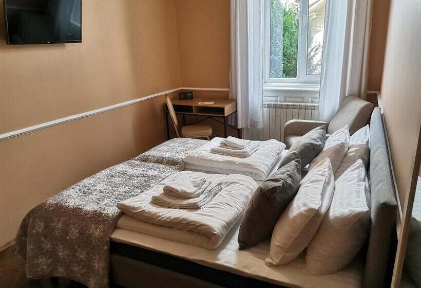 فندق صغير Kavaler Inn