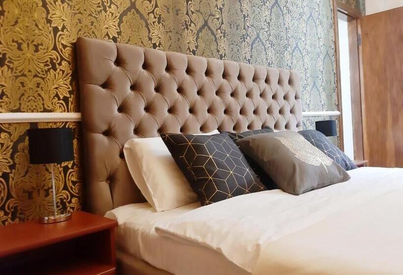 فندق صغير Kavaler Inn