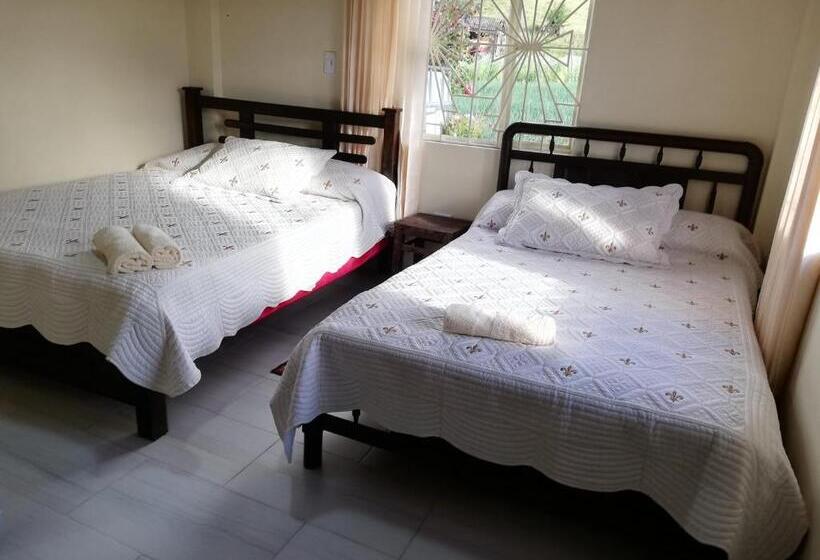 فندق صغير Los Geranios Hospedaje