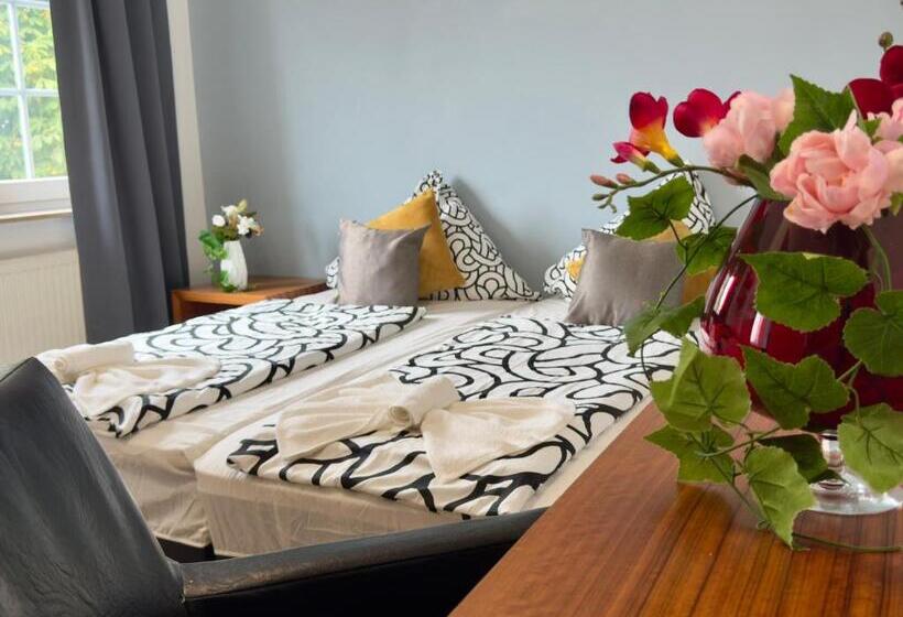 旅馆 Moji 3 Landhaus Köln