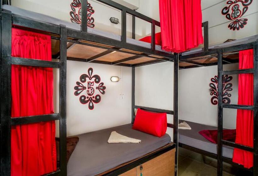 Pomme Brewhouse Hostel