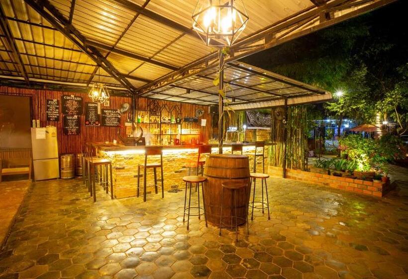 Pomme Brewhouse Hostel