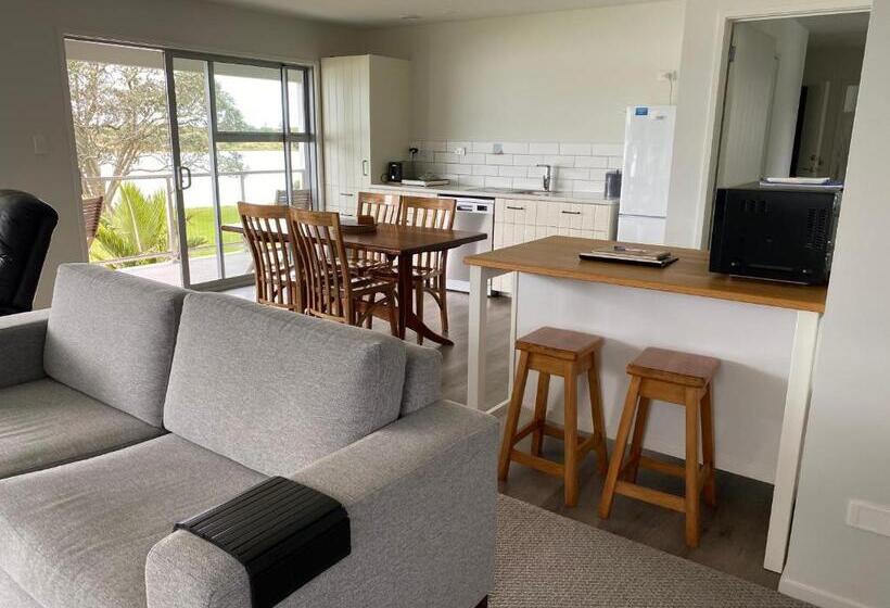 צימר Athenree Beach House