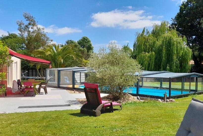 ベッドアンドブレックファースト Couette Et Cafe