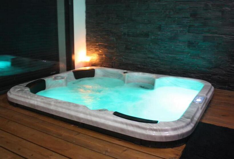 צימר Suit Dream Rouge