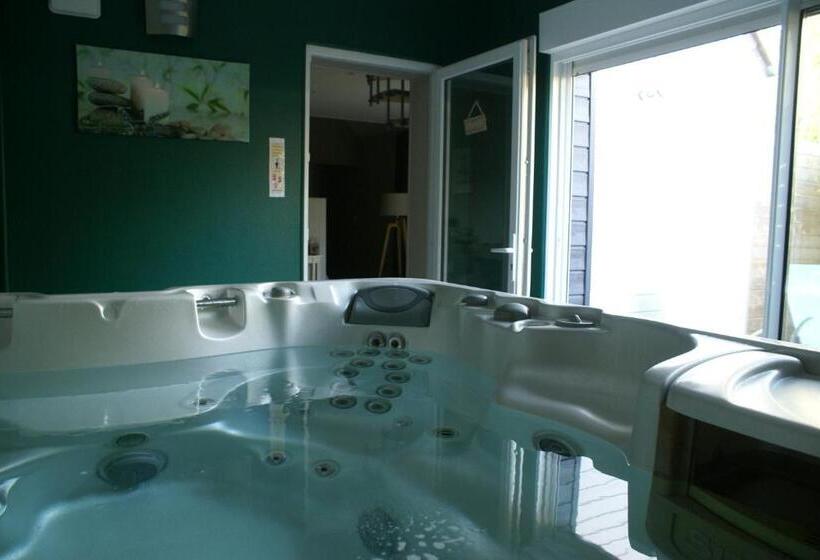 민박 Magnifique Suite Avec Jacuzzi Privatif