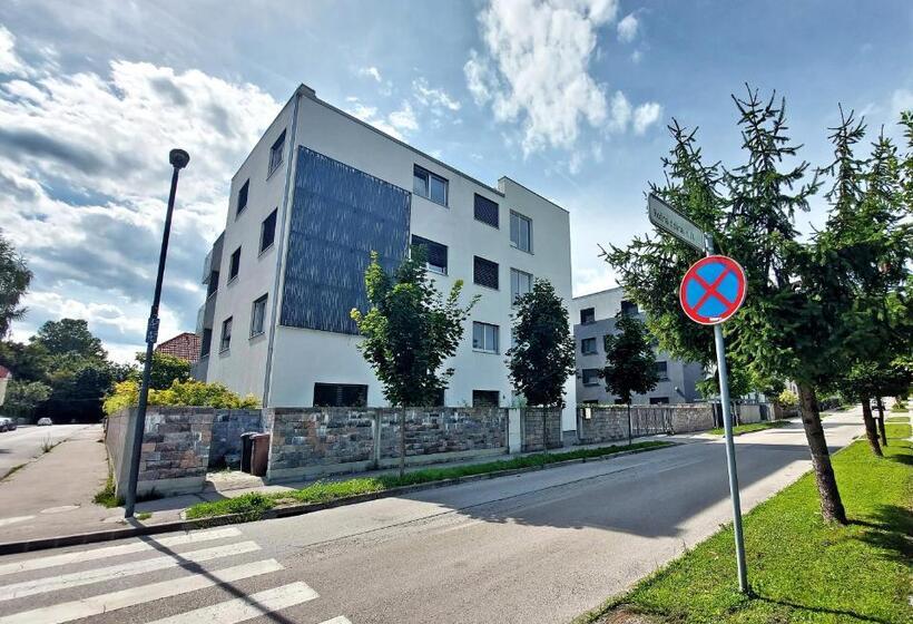تختخواب و صبحانه Sunny Terraces Rose Valley, Ljubljana