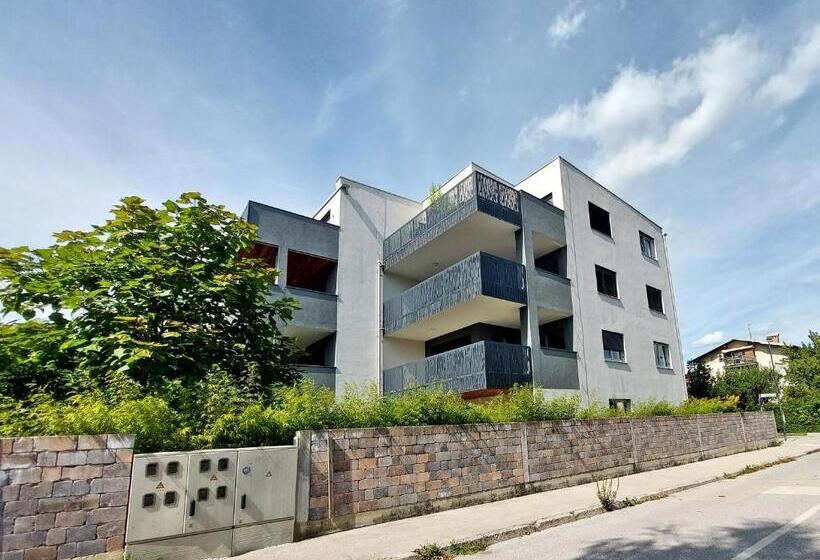 تختخواب و صبحانه Sunny Terraces Rose Valley, Ljubljana