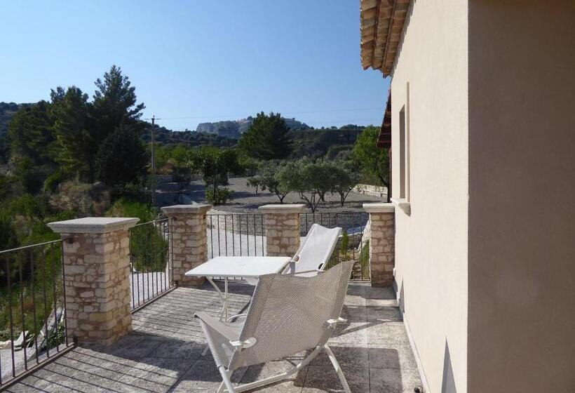 فندق Casale Della Rocca