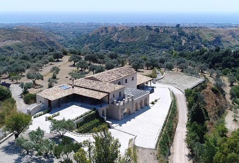 فندق Casale Della Rocca