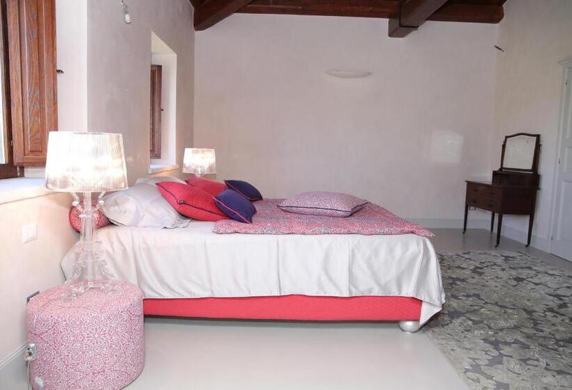 فندق Casale Della Rocca