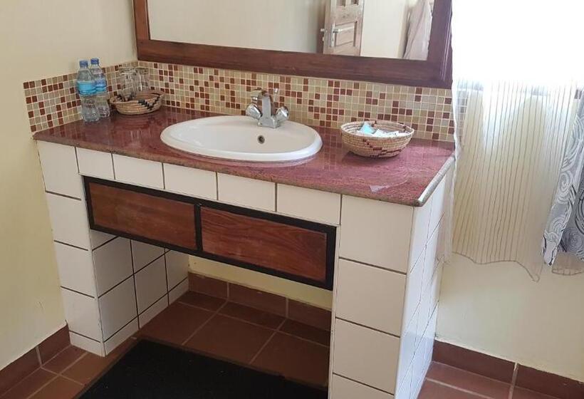 فندق Eileen S Trees Inn