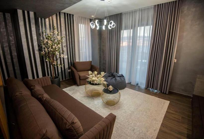 Отель Henry Resort & Spa