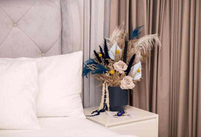 Отель Henry Resort & Spa