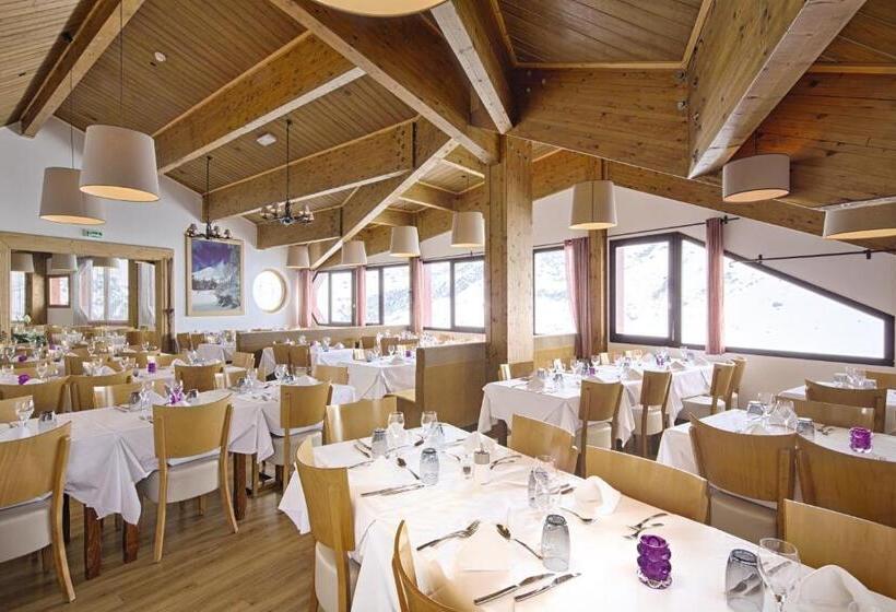 هتل Hôtel Les Menuires Les Bruyères