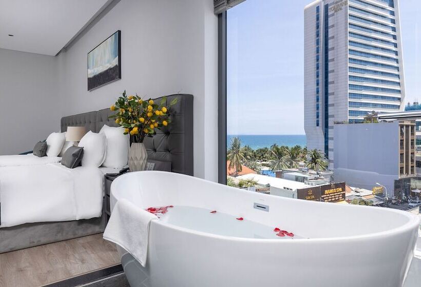 هتل J Bay Beachfront Boutique