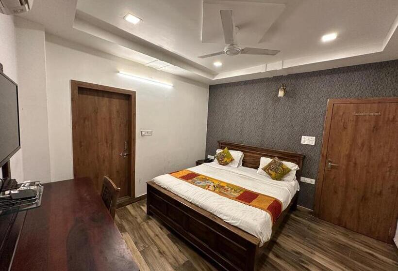 هتل Jaisal Inn   Pure Veg