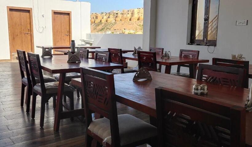 هتل Jaisal Inn   Pure Veg