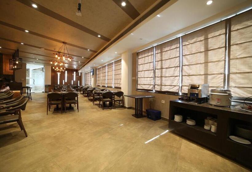 فندق Native Inn By Heda Hospitality