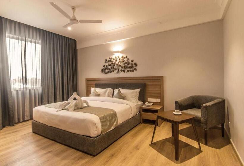 فندق Native Inn By Heda Hospitality